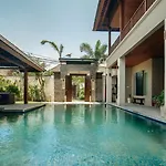 Villa Mewah